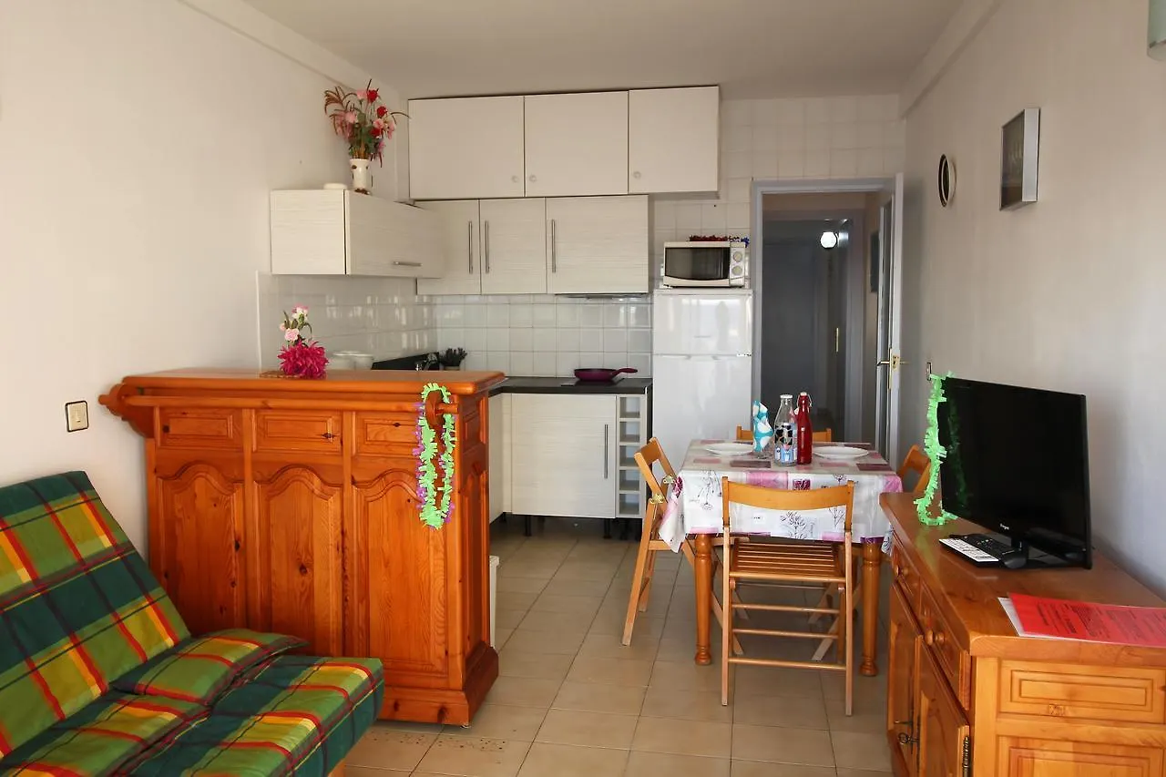 Global Immo 1028 Meda Chica Apartment Roses 0*,  Spain