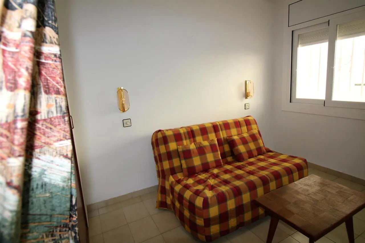 Global Immo 1028 Meda Chica Apartment Roses 0*,